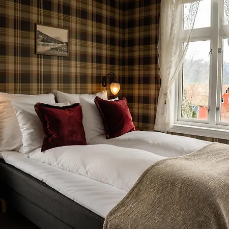 Hotel Gloppen - By Classic Norway 3*