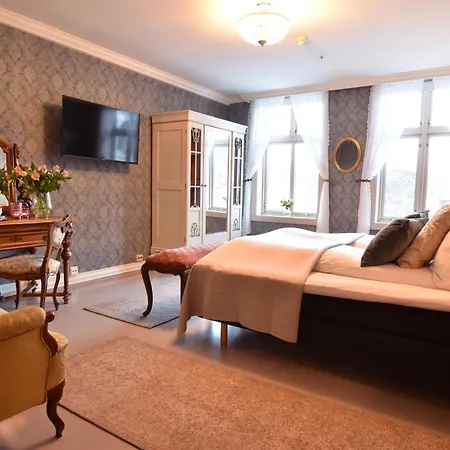Hotel Gloppen - By Classic Norway 3*